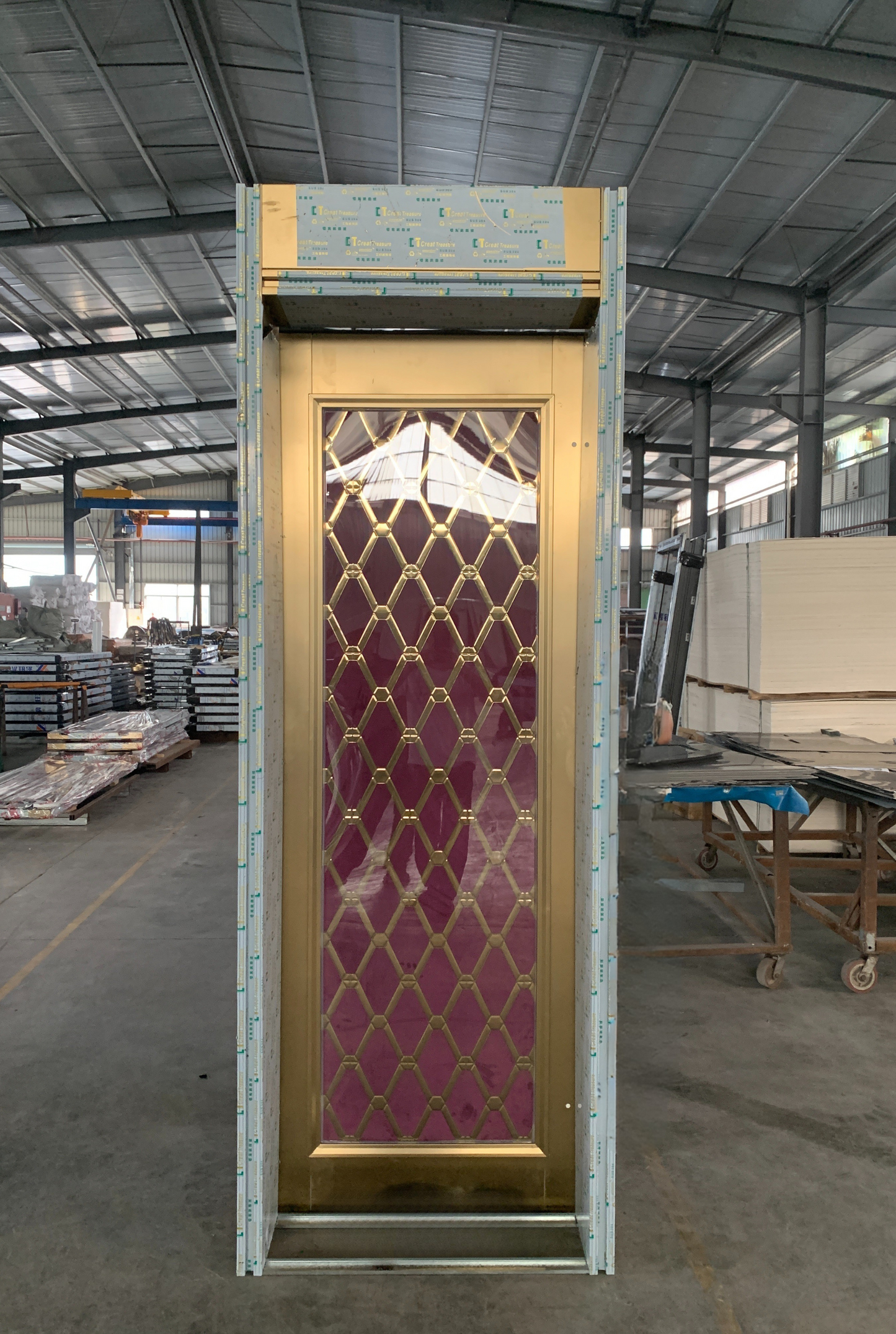 Flat soundproof door with gold lattice and purple backdrop – Elegant design for upscale interiors